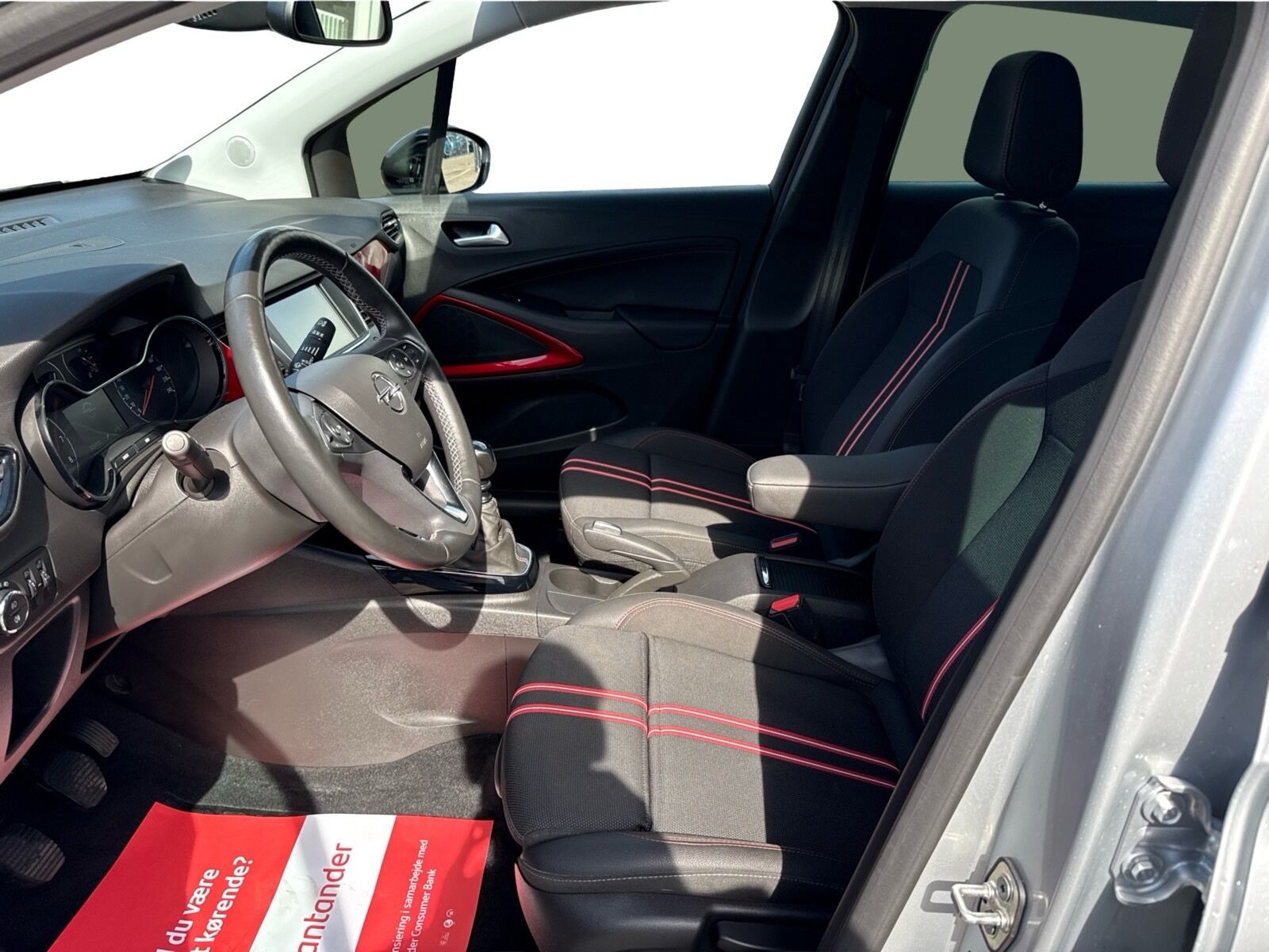 Sølv Opel Crossland fra 2024