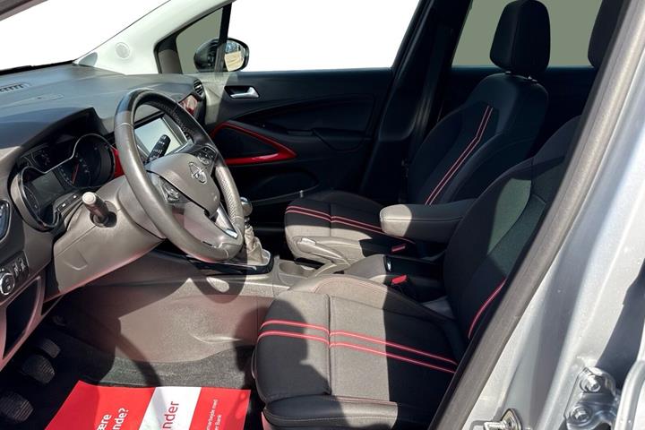 Sølv Opel Crossland fra 2024