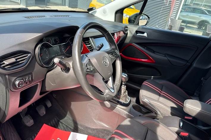 Sølv Opel Crossland fra 2024