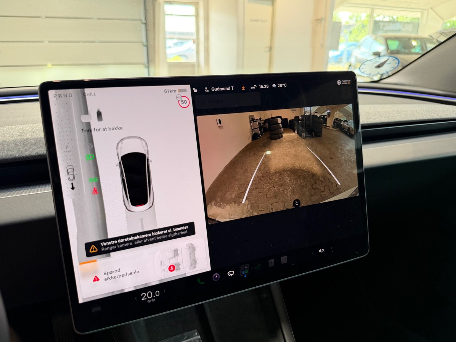 Hvid Tesla Model 3 fra 2024
