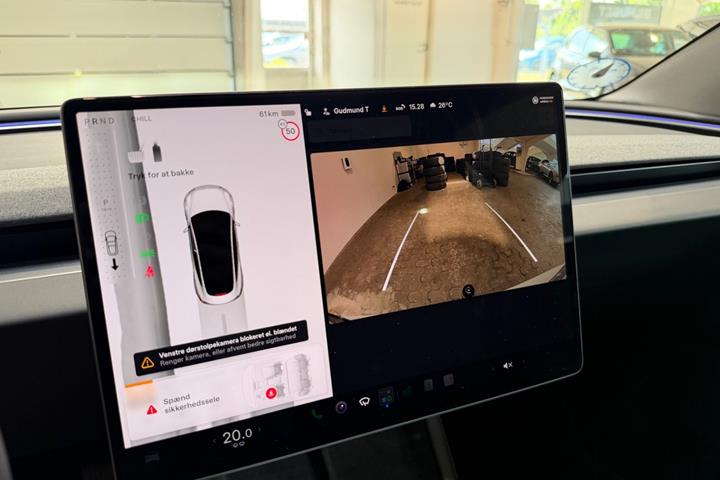 Hvid Tesla Model 3 fra 2024