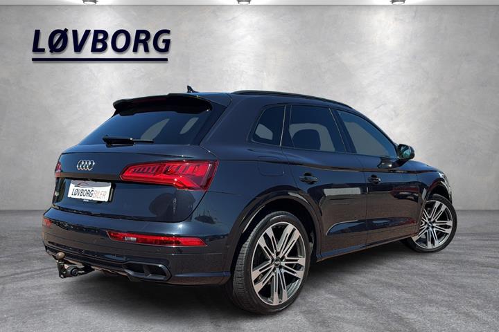 Blå Audi SQ5 fra 2020