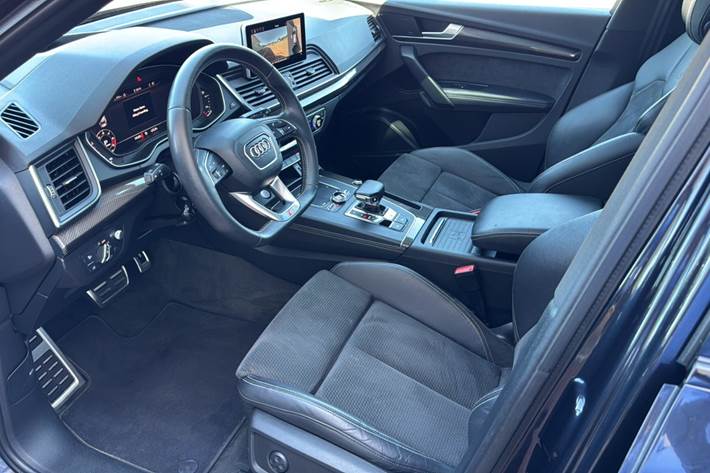 Blå Audi SQ5 fra 2020
