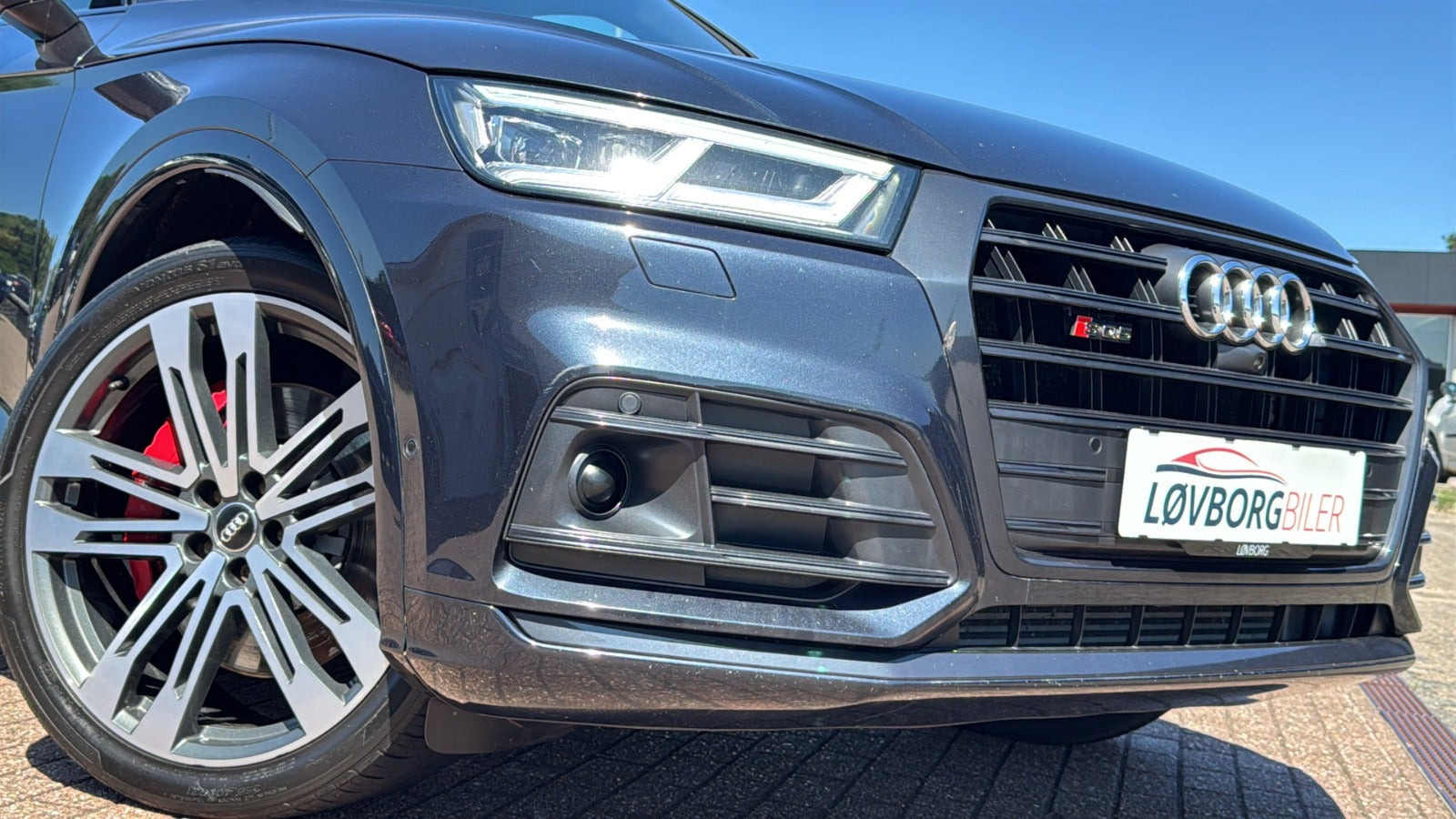 Blå Audi SQ5 fra 2020