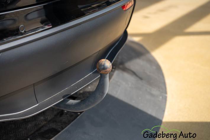 Sort Tesla Model Y fra 2022