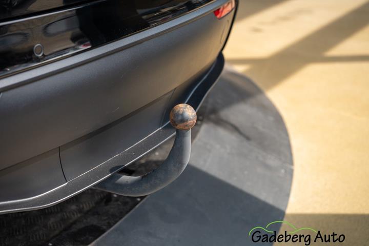 Sort Tesla Model Y fra 2022
