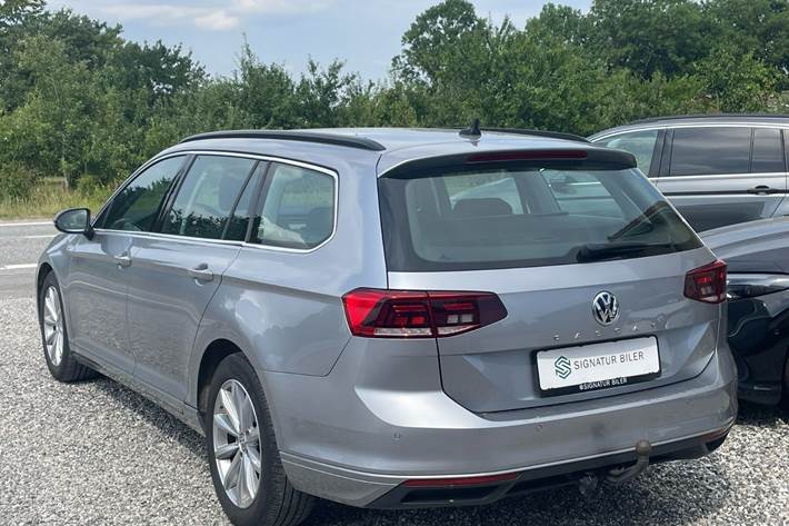 Sølv VW Passat fra 2020
