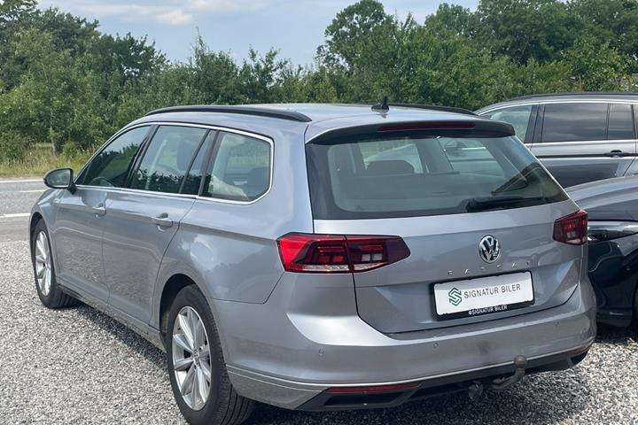 Sølv VW Passat fra 2020