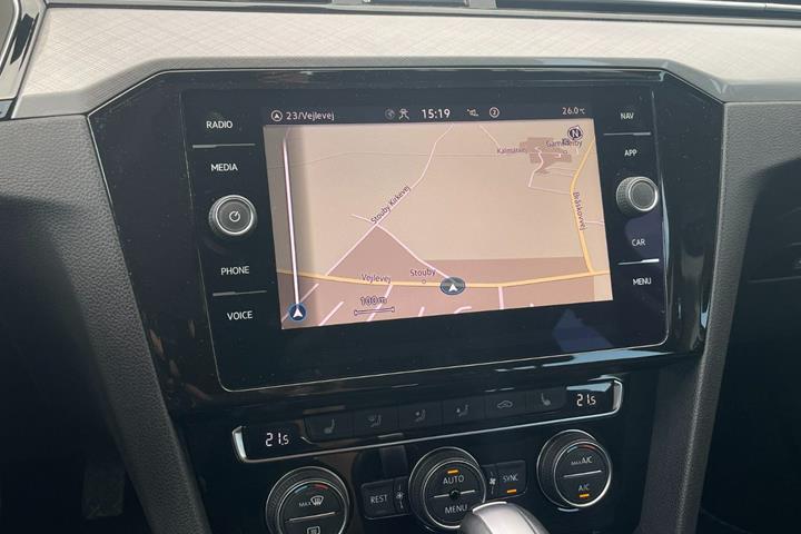 Sølv VW Passat fra 2020