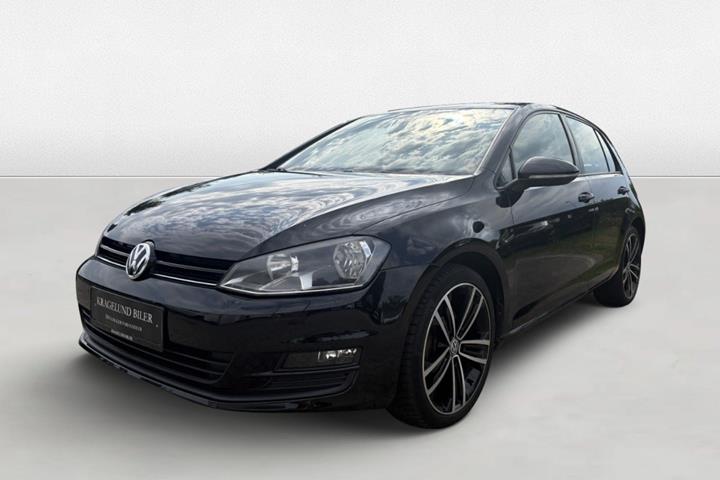 Grøn VW Golf VII fra 2014 set udefra
