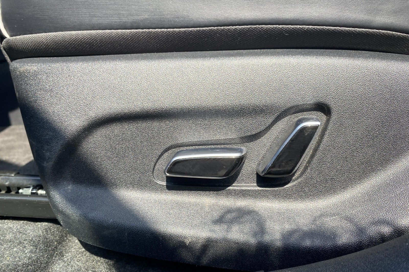 Grå BYD Dolphin fra 2024