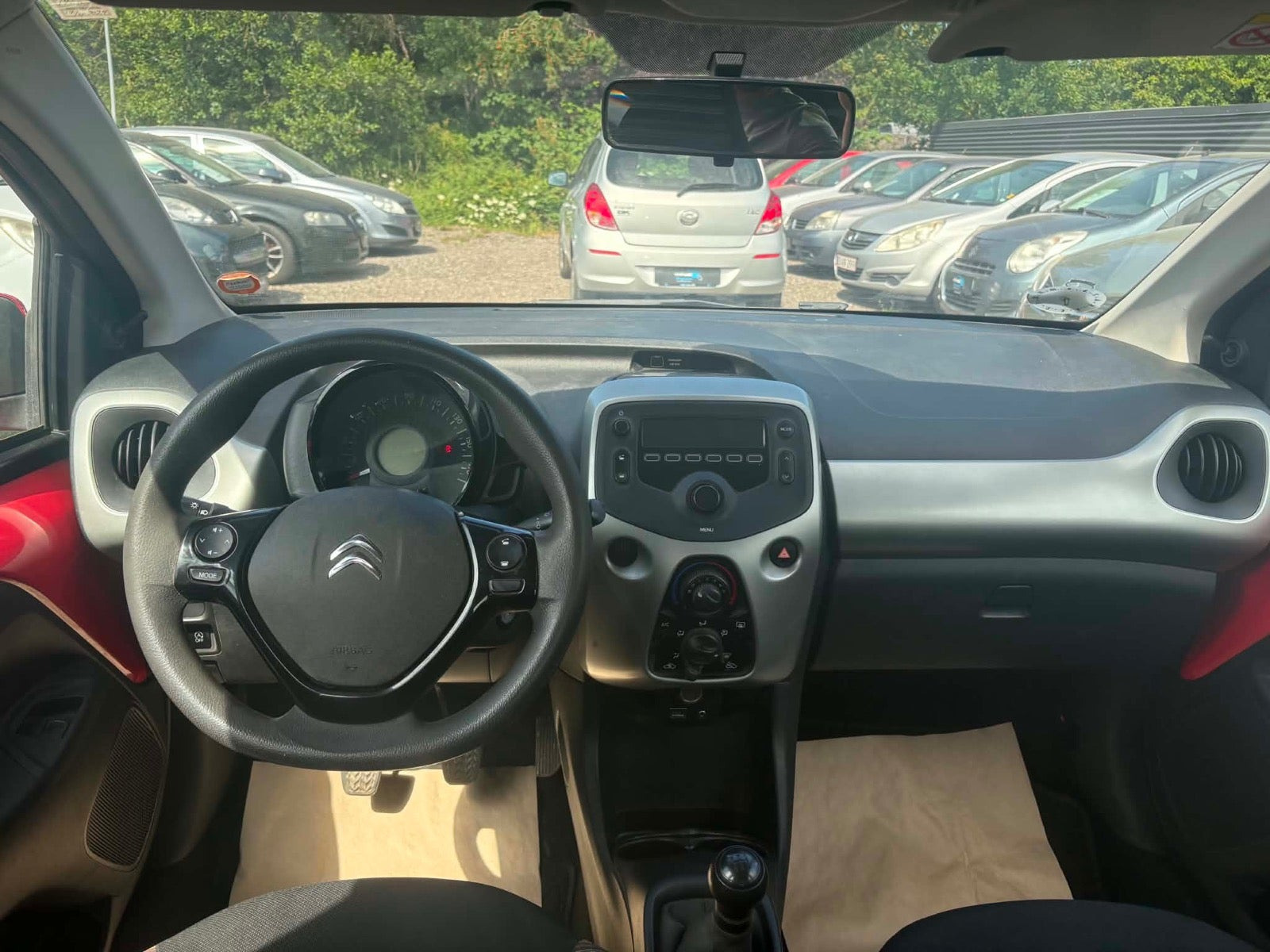 Rød Citroën C1 fra 2014