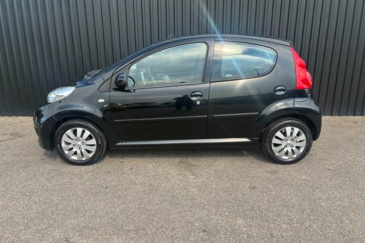 undefined Peugeot 107 fra 2011
