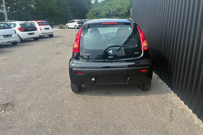 undefined Peugeot 107 fra 2011