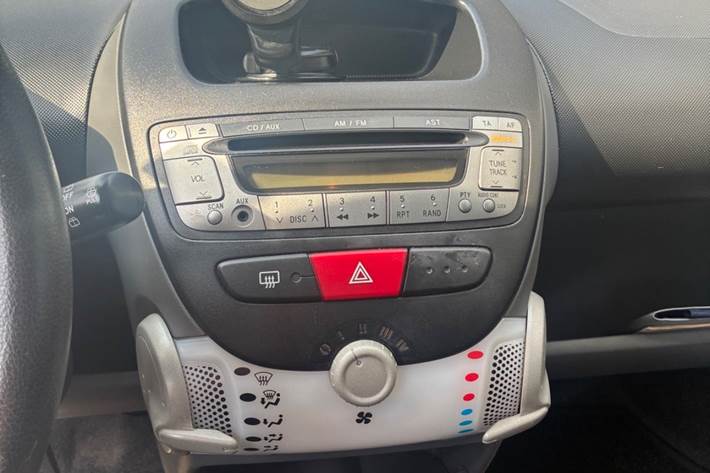 undefined Peugeot 107 fra 2011