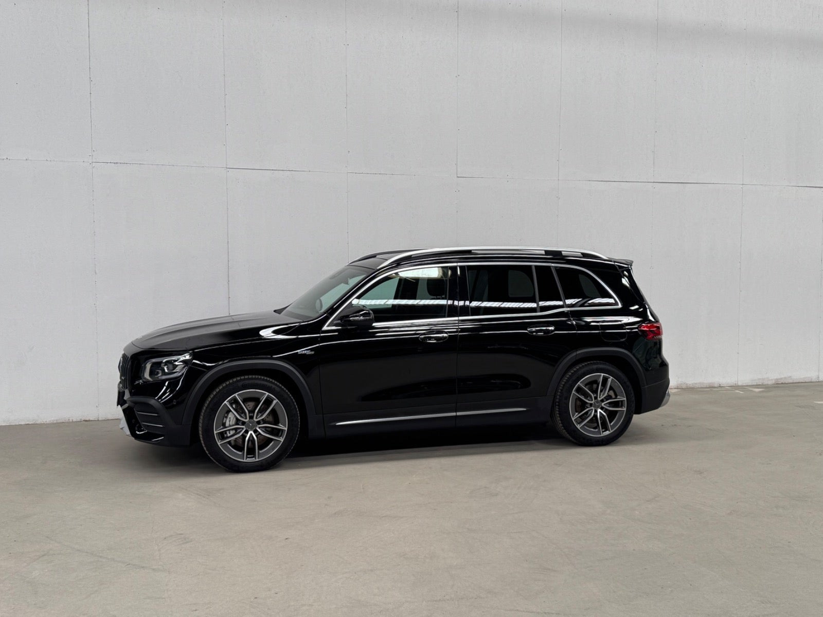 Sort Mercedes GLB35 fra 2020