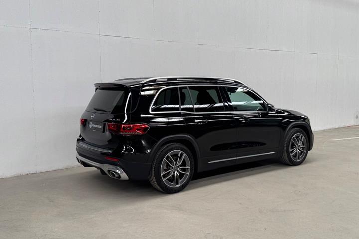 Sort Mercedes GLB35 fra 2020