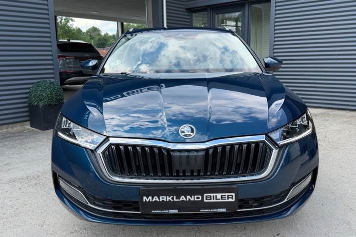 Blå Skoda Octavia fra 2021