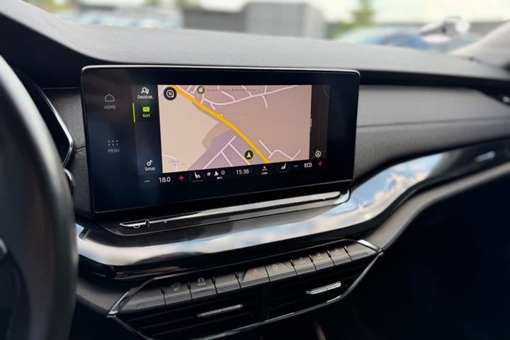 Blå Skoda Octavia fra 2021