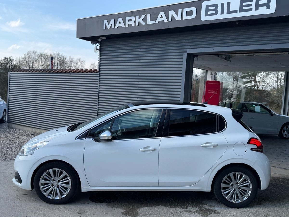 Hvid Peugeot 208 fra 2019