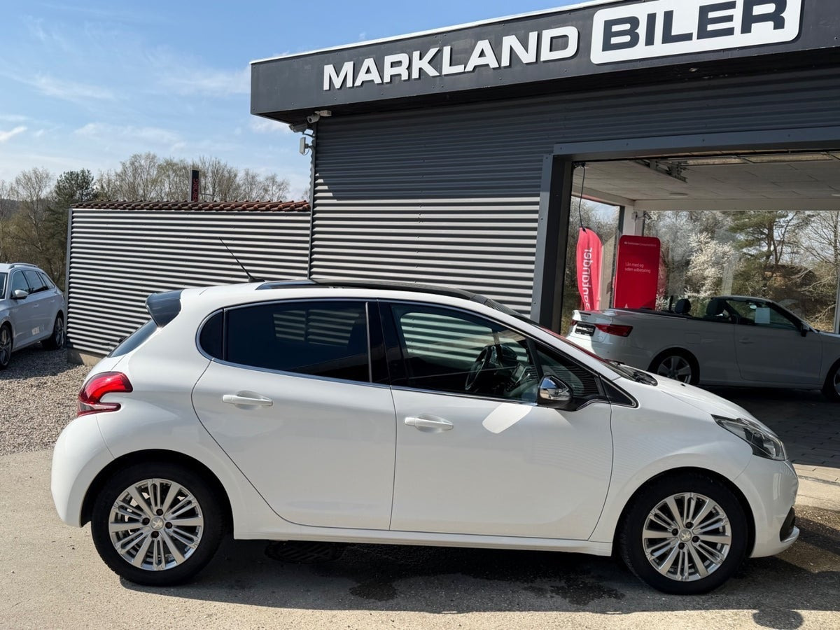 Hvid Peugeot 208 fra 2019