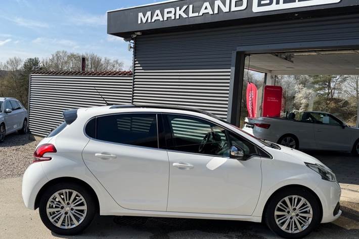 Hvid Peugeot 208 fra 2019
