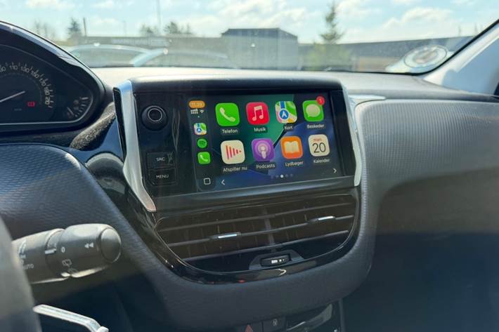 Hvid Peugeot 208 fra 2019