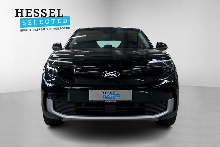 Sort Ford Explorer fra 2026