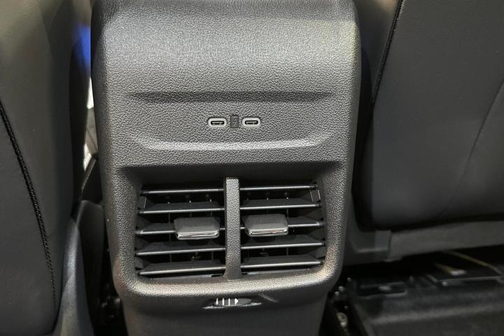 Sort Ford Explorer fra 2026