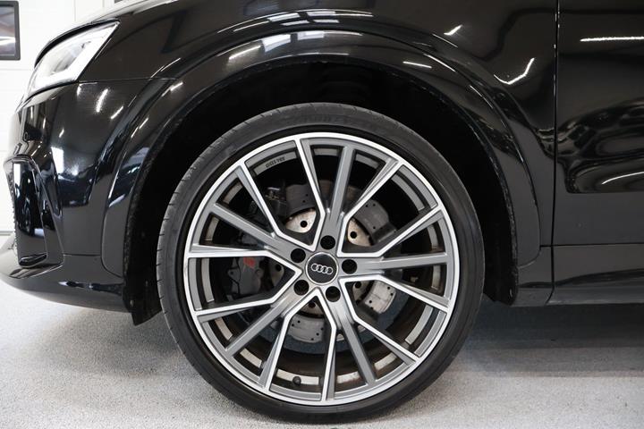 Sort Audi RS Q3 fra 2016 set udefra