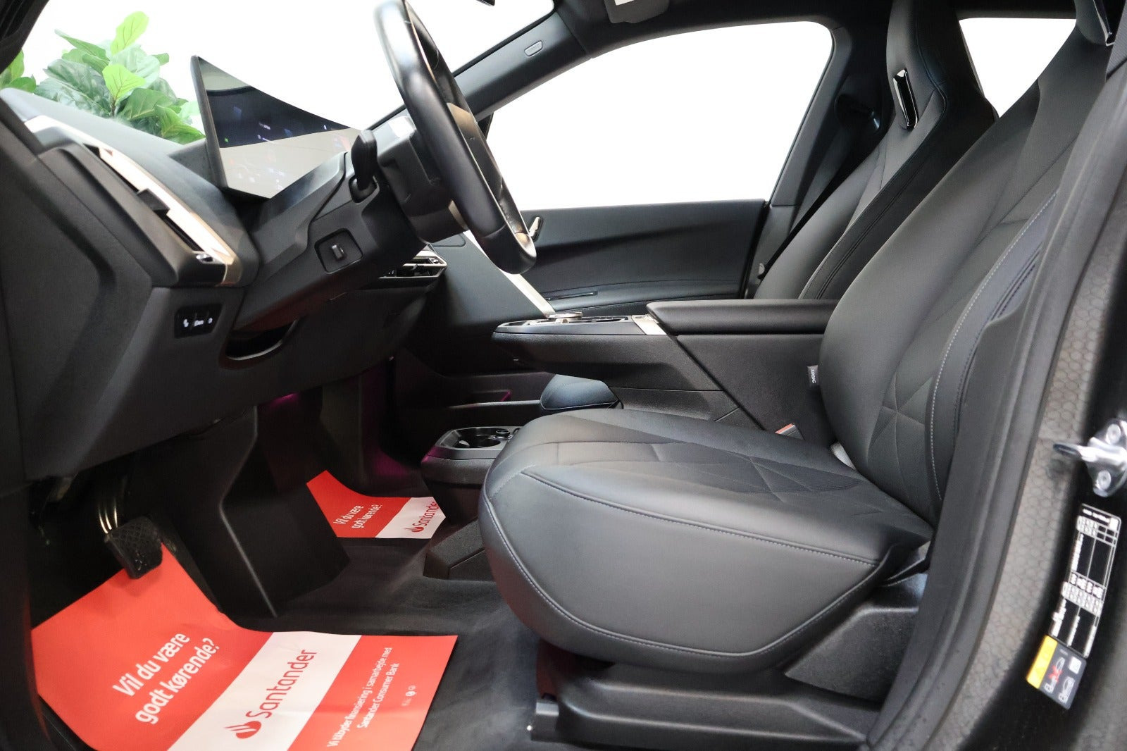 Orange BMW iX fra 2023