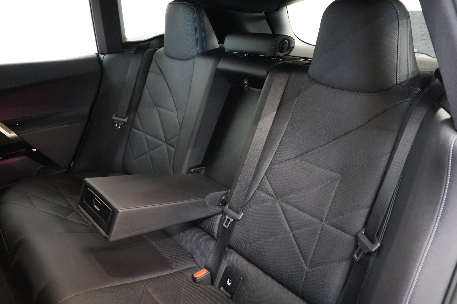 Orange BMW iX fra 2023
