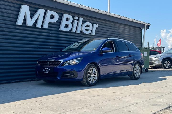 Blå Peugeot 308 fra 2020