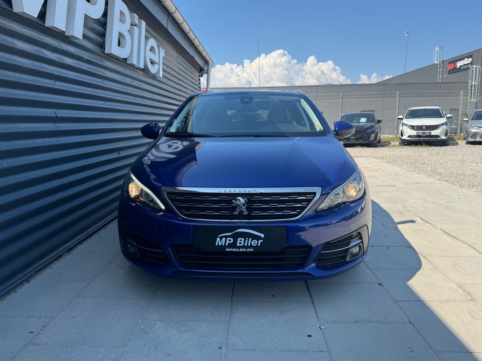 Blå Peugeot 308 fra 2020