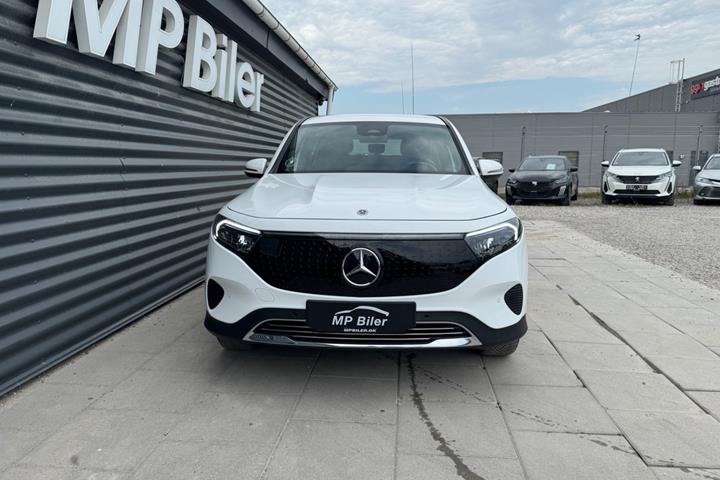 Hvid Mercedes EQB250+ fra 2024