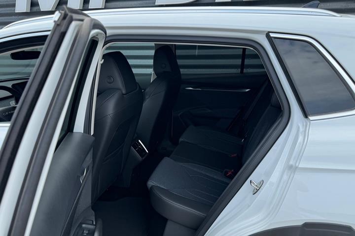 Hvid Skoda Elroq fra 2026
