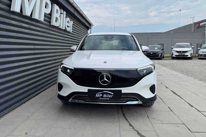 Hvid Mercedes EQB250+ fra 2024