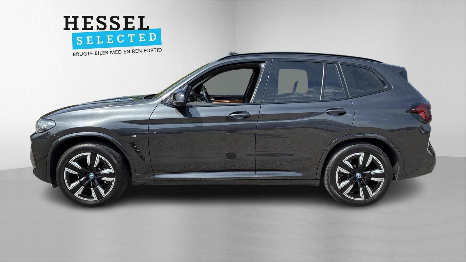 Grå BMW iX3 fra 2023