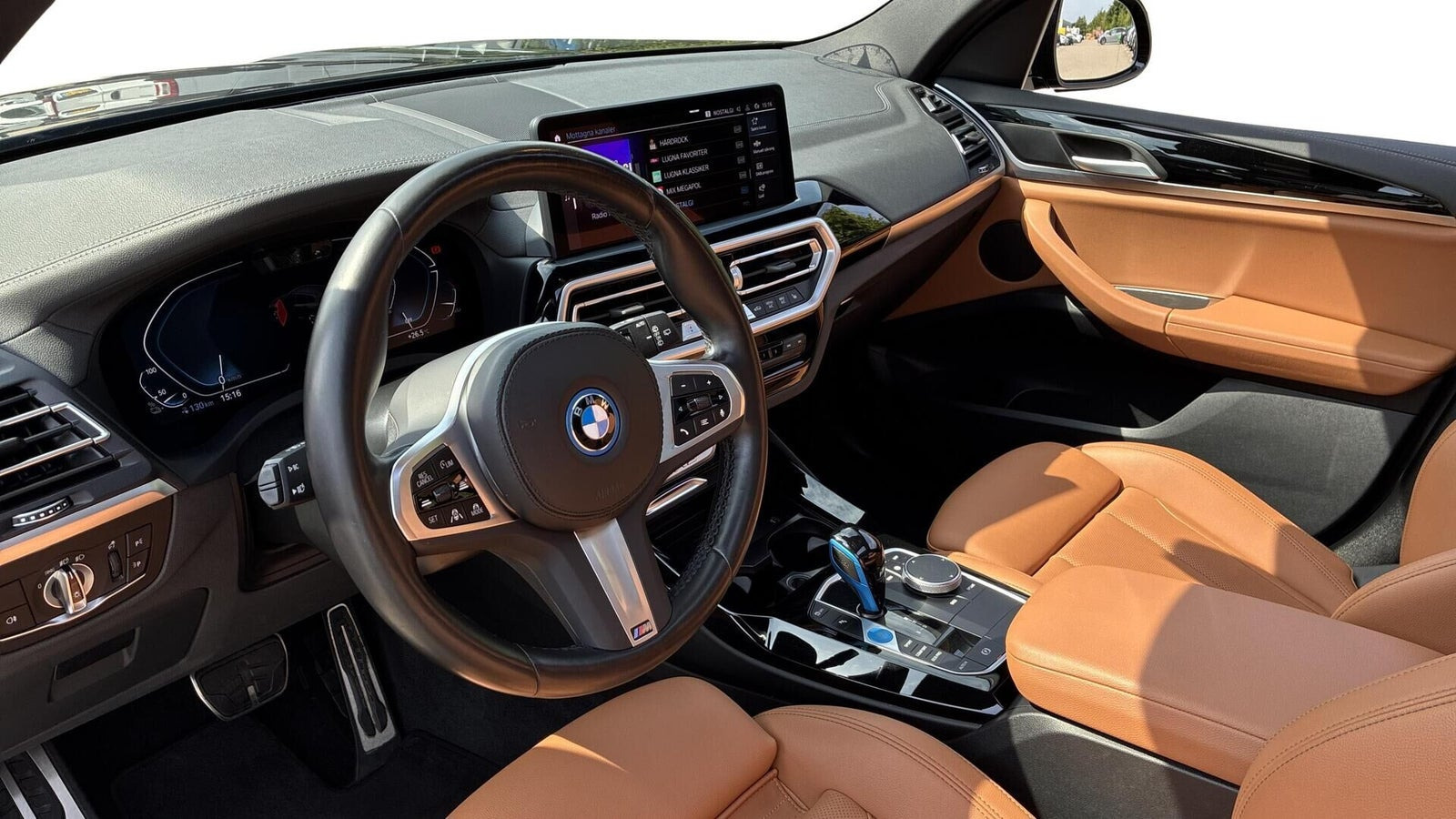 Grå BMW iX3 fra 2023