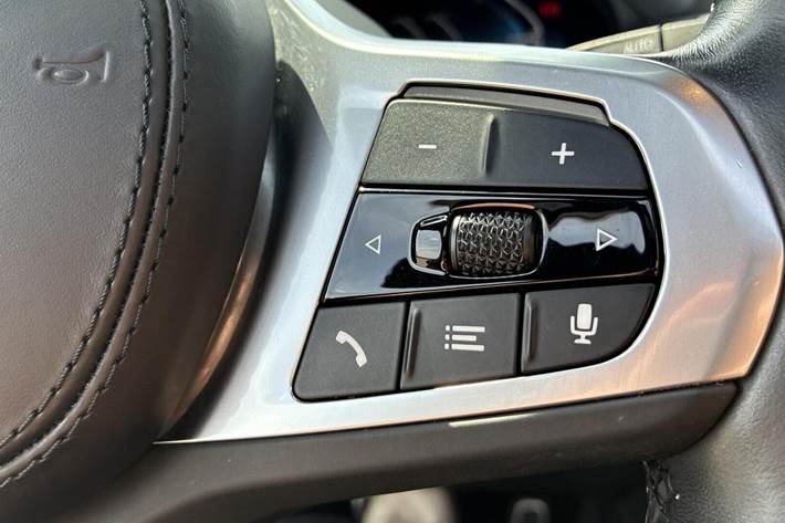 Grå BMW iX3 fra 2023