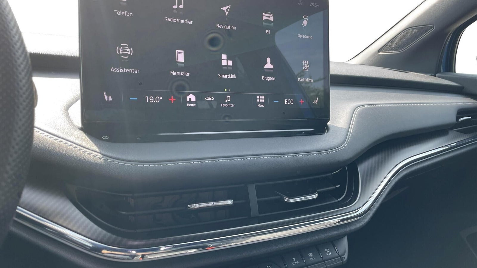 Blå Skoda Enyaq fra 2023