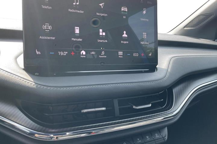 Blå Skoda Enyaq fra 2023