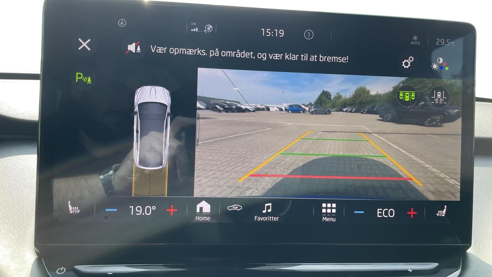 Blå Skoda Enyaq fra 2023