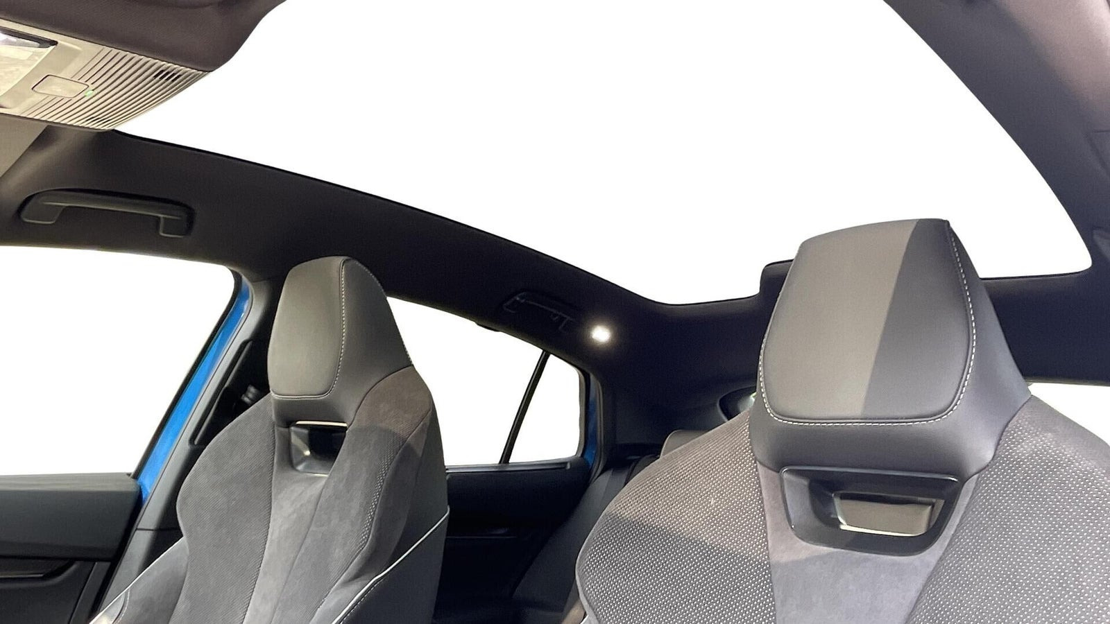 Blå Skoda Enyaq fra 2023