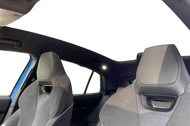 Blå Skoda Enyaq fra 2023
