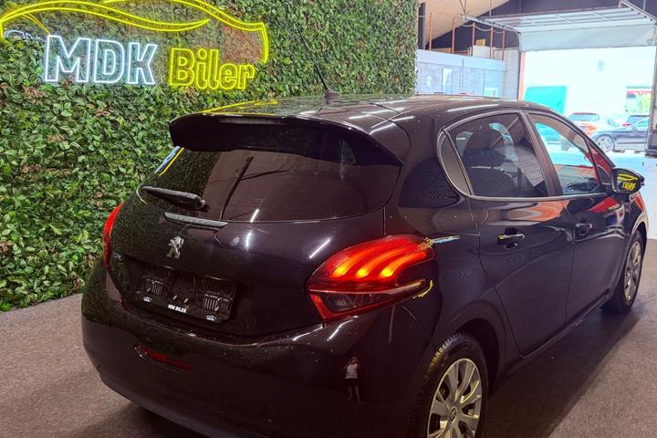 undefined Peugeot 208 fra 2018