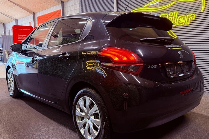 undefined Peugeot 208 fra 2018
