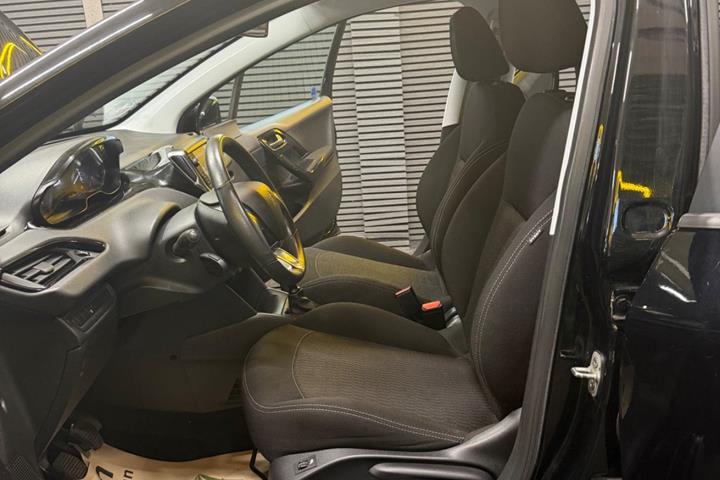 undefined Peugeot 208 fra 2018