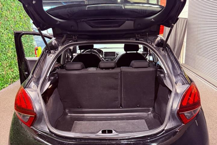 undefined Peugeot 208 fra 2018