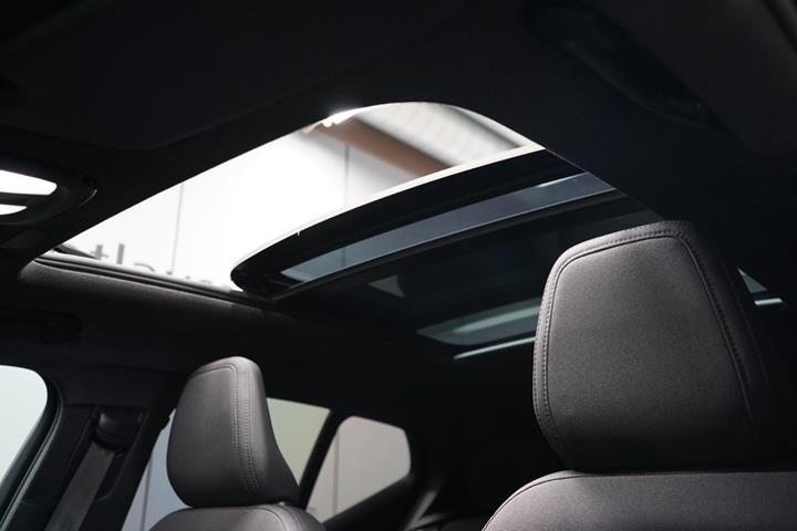 Beige Volvo XC40 fra 2023